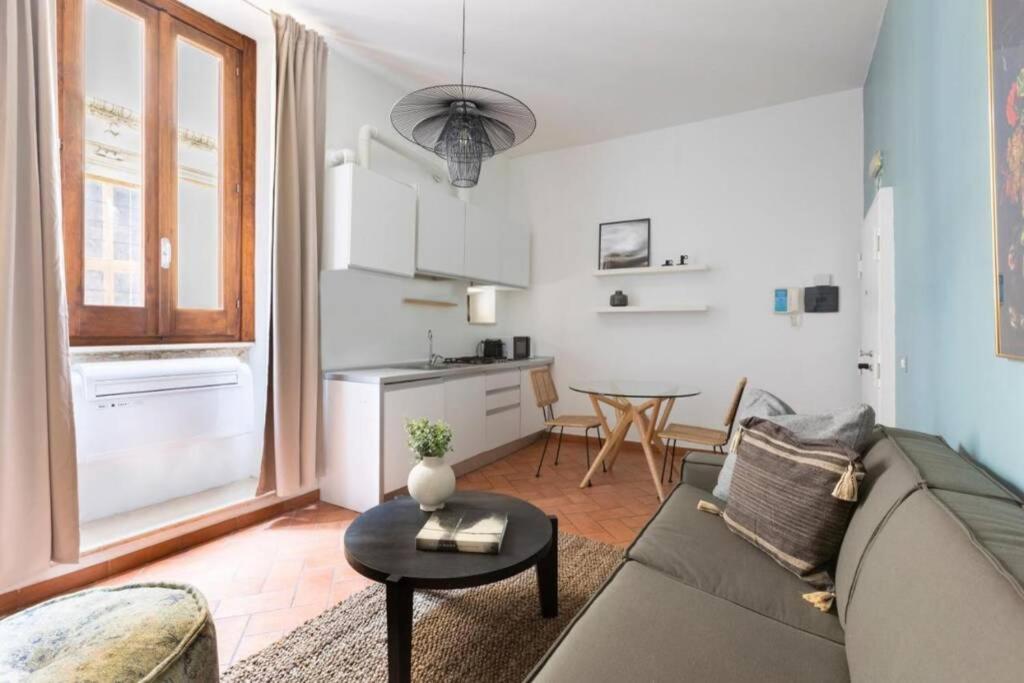 Апартаменты Charming 1Br In Navona Square Рим Экстерьер фото